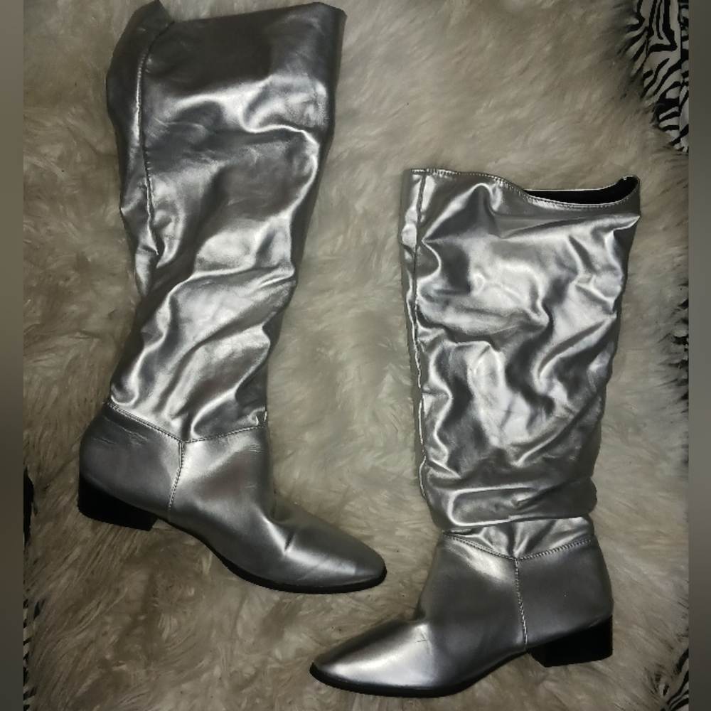 Women Silver metallic slouchy flat knee boots - Picture 3 of 15